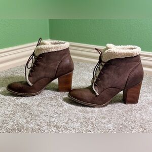 Restricted Brown Ankle Boots with Cream Lining